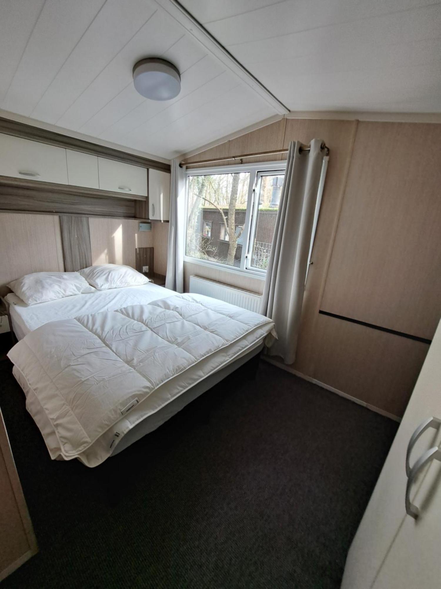 Ruim Chalet, Midden In Het Bos! 넌스피트 외부 사진
