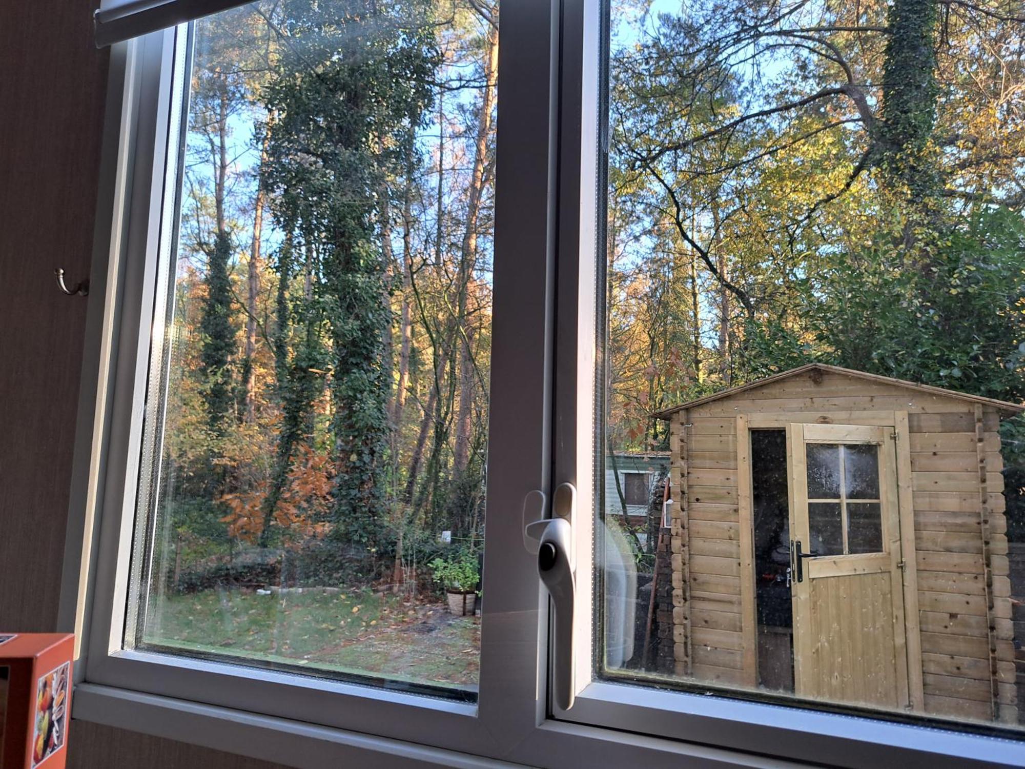 Ruim Chalet, Midden In Het Bos! 넌스피트 외부 사진