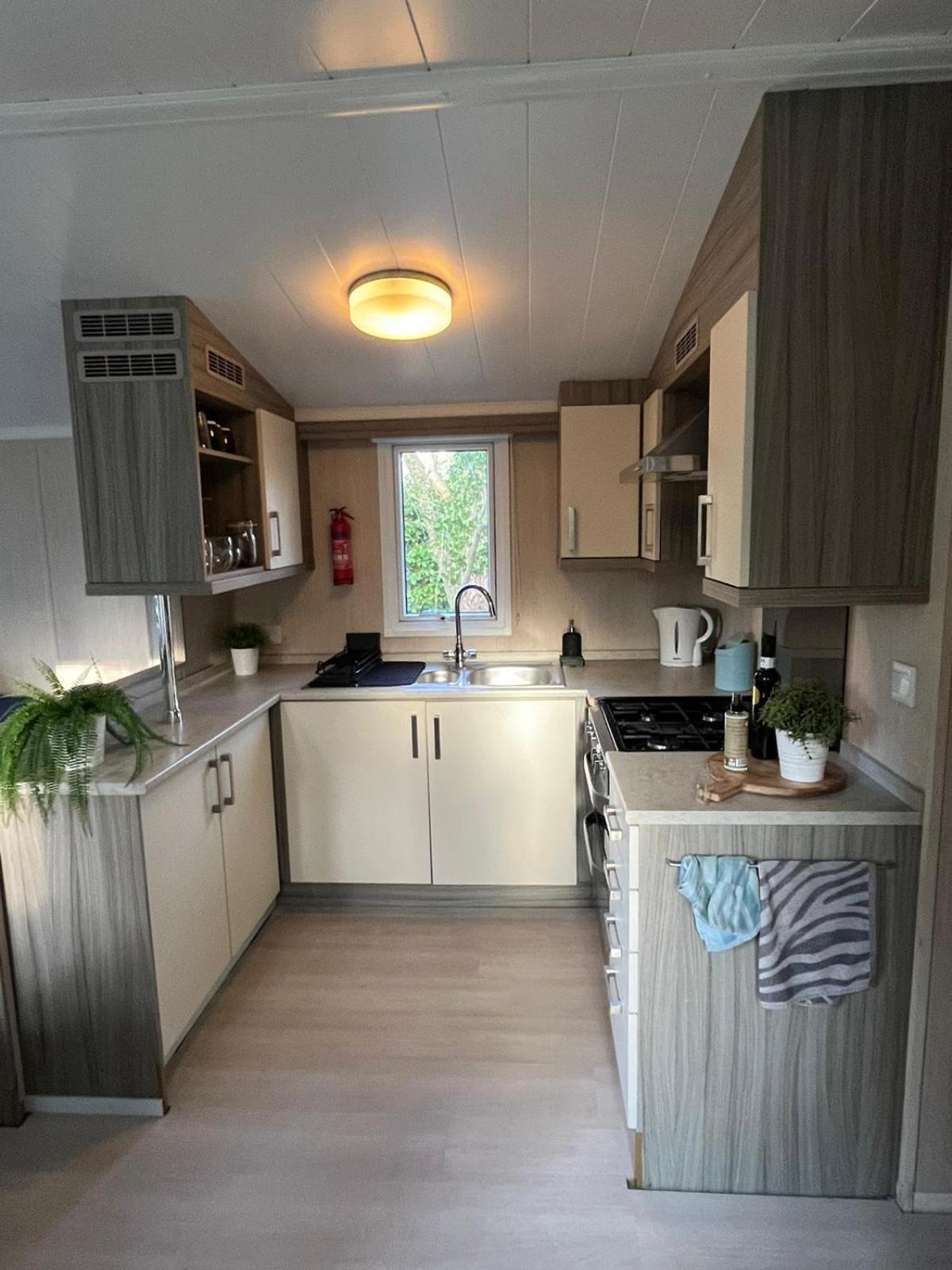Ruim Chalet, Midden In Het Bos! 넌스피트 외부 사진